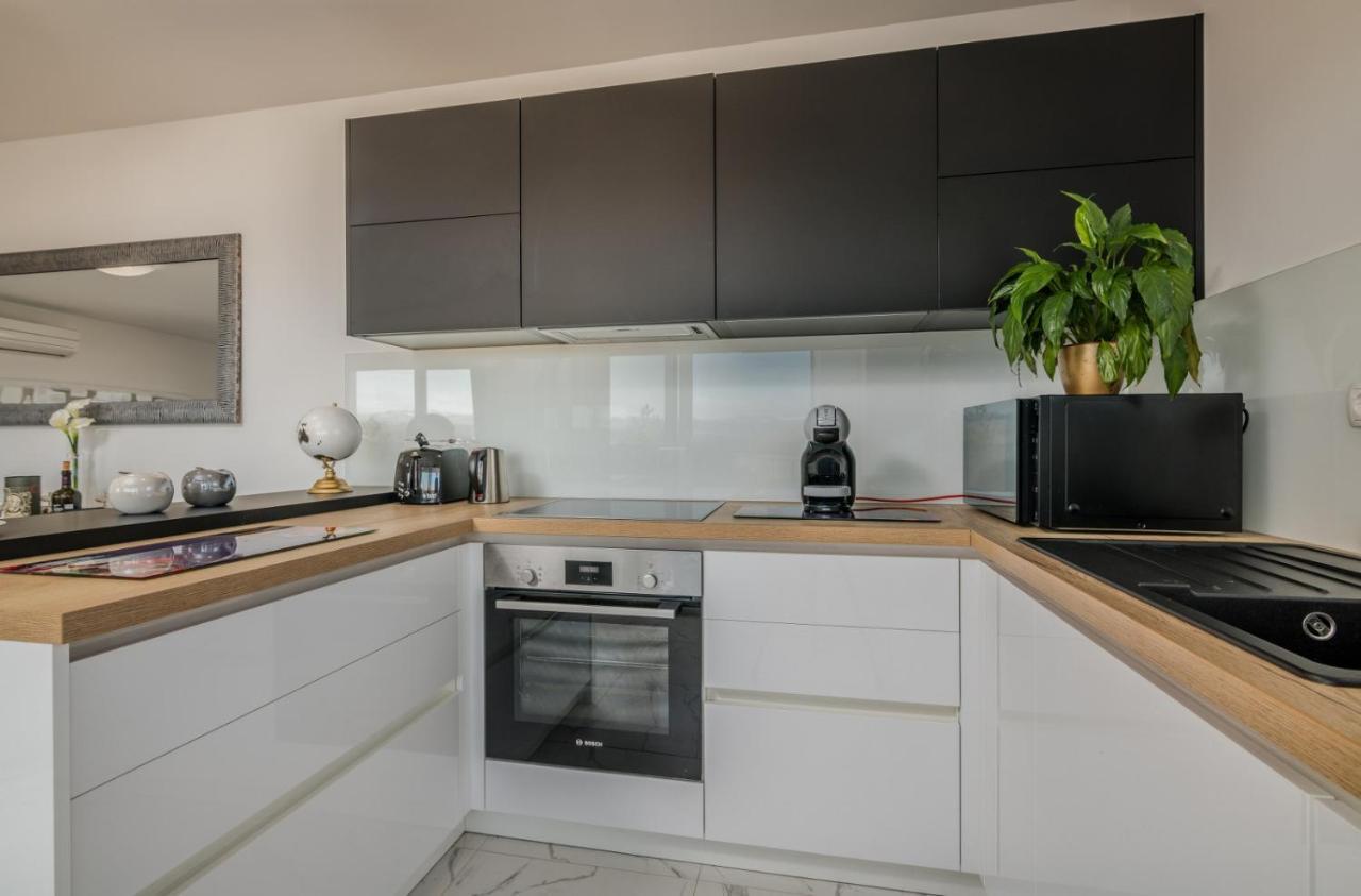 Elle Luxury Apartments Vantačići Malinska Extérieur photo