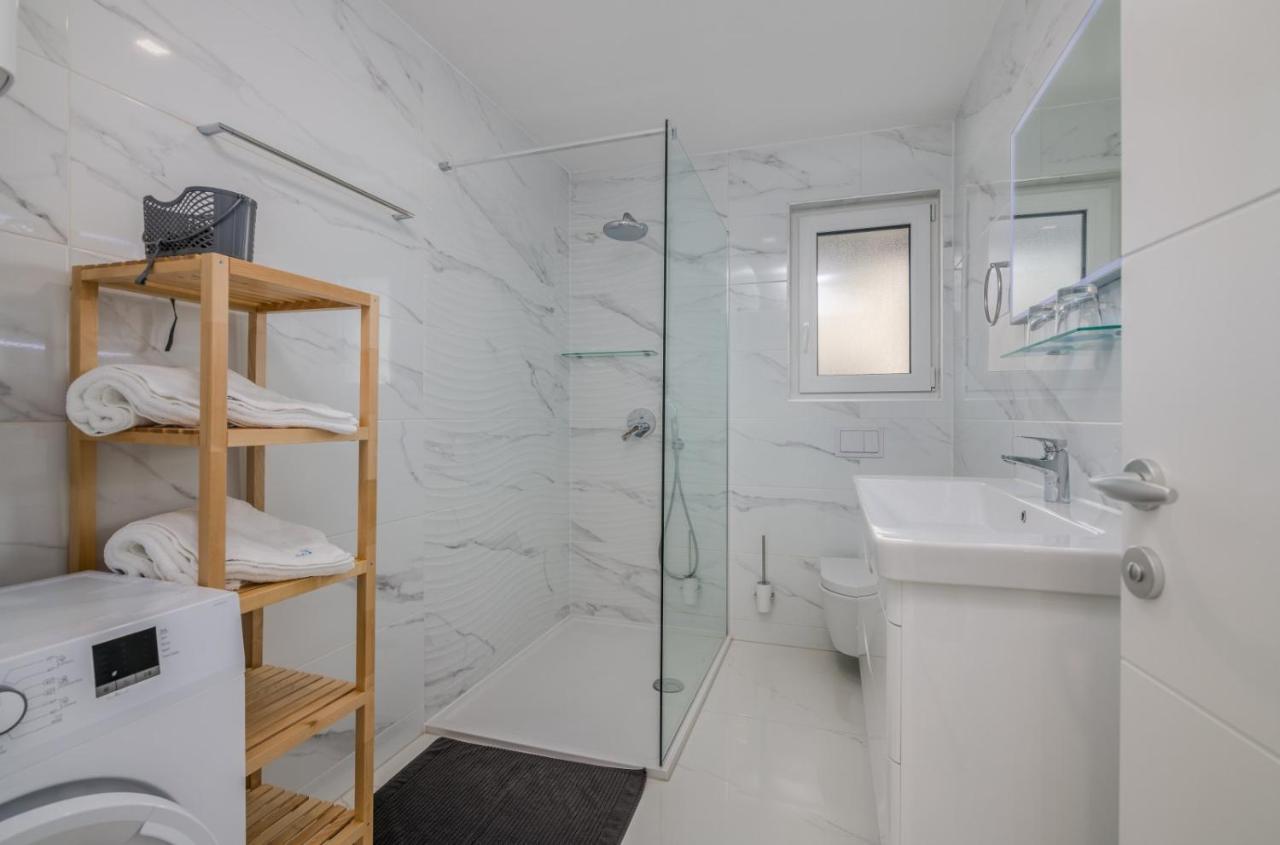Elle Luxury Apartments Vantačići Malinska Extérieur photo